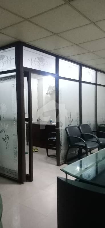 ائیرپورٹ روڈ لاہور میں 1 کمرے کا 2 مرلہ دفتر 31 ہزار میں کرایہ پر دستیاب ہے۔