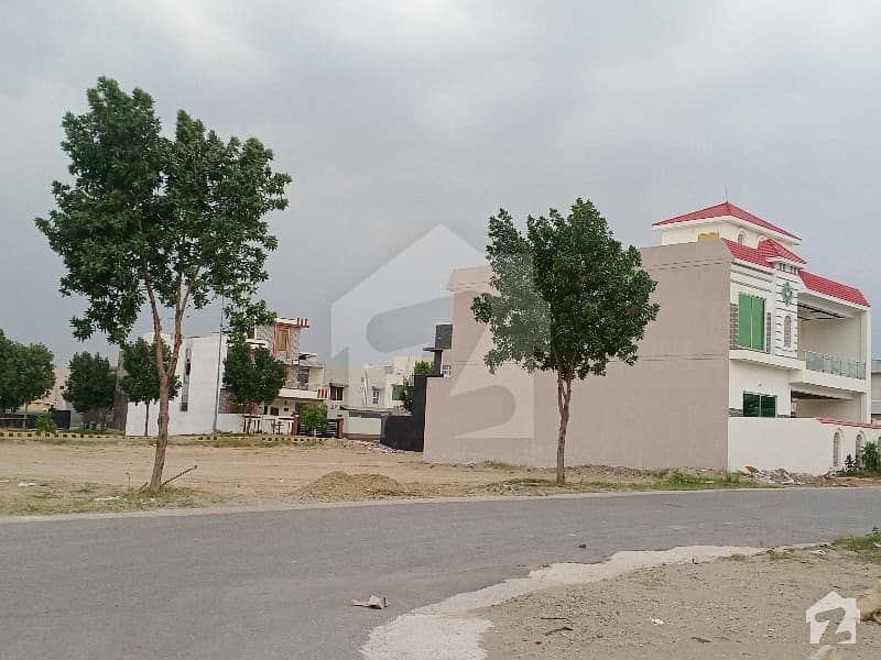 1 Kanal Beautiful Plot Is Available For Sale In Satellite Town Jhelum.