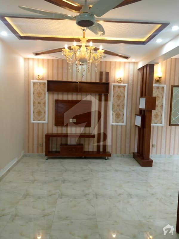 بحریہ ٹاؤن سیکٹر ای بحریہ ٹاؤن لاہور میں 3 کمروں کا 5 مرلہ مکان 1.4 کروڑ میں برائے فروخت۔