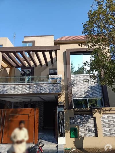بحریہ ٹاؤن عمر بلاک بحریہ ٹاؤن سیکٹر B بحریہ ٹاؤن لاہور میں 5 کمروں کا 8 مرلہ مکان 1.8 کروڑ میں برائے فروخت۔ بحریہ ٹاؤن عمر بلاک بحریہ ٹاؤن سیکٹر B بحریہ ٹاؤن لاہور میں 5 کمروں کا 8 مرلہ مکان 1.8 کروڑ میں برائے فروخت۔