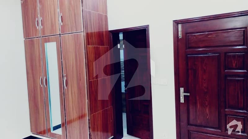 BRAND NEW AVAILABLE 5 MARLA UPPER PORTION HIGH IN LUXURY UPPER PORTION FOR RENT IN BAHRIA TOWN LAHORE SECTOR D BLOCK BB