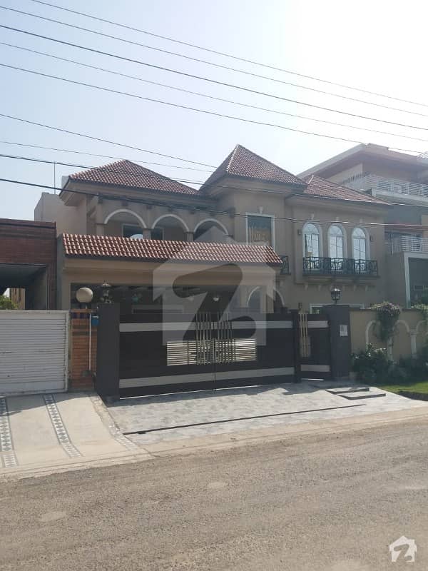 20 Marla One Year Old House Available For Sale In Wapda Town Phase 1 Lahore
