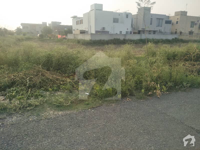 Main 100 Feet Road 1 Kanal Plot No 1114 For Sale Block N