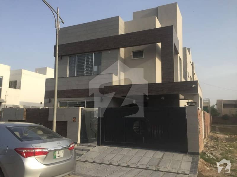 10 Marla Luxury House With Basement For Sell