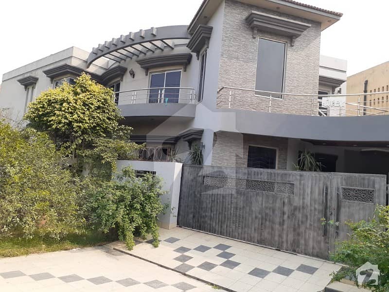 1 Kanal Luxurious Bungalow For Rent In Dha Phase 4 FF Block