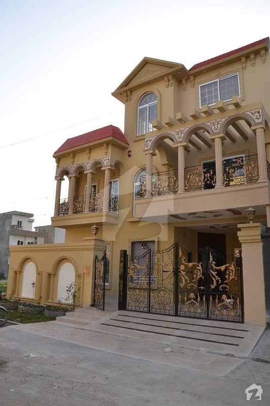 پاک عرب ہاؤسنگ سوسائٹی لاہور میں 6 کمروں کا 10 مرلہ مکان 3 کروڑ میں برائے فروخت۔