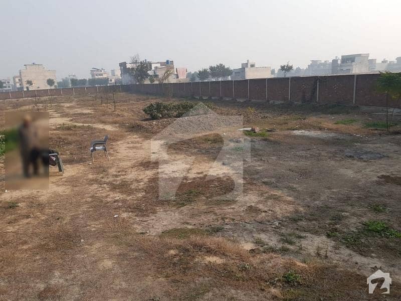 کاہنہ لاہور میں 9 کنال صنعتی زمین 4.5 کروڑ میں برائے فروخت۔