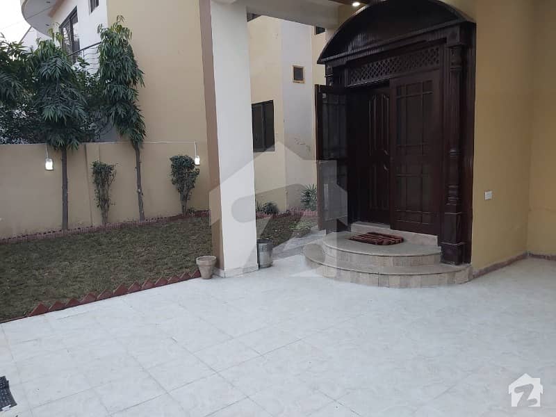 16 Marla House For Rent In Valencia Town Lahore