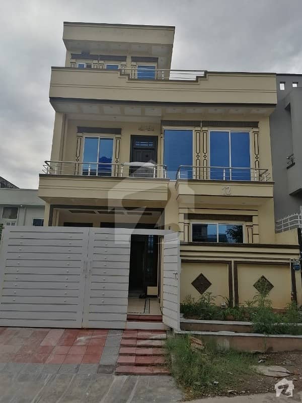 25x40 4 Marla New House For Sale G-13/1