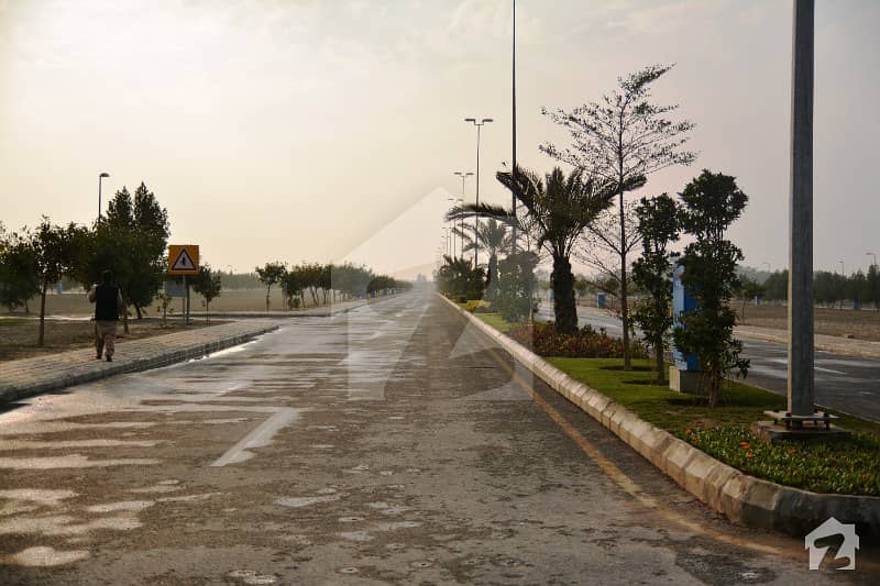 بحریہ آرچرڈ فیز 1 ۔ ناردن بحریہ آرچرڈ فیز 1 بحریہ آرچرڈ لاہور میں 10 مرلہ رہائشی پلاٹ 74 لاکھ میں برائے فروخت۔