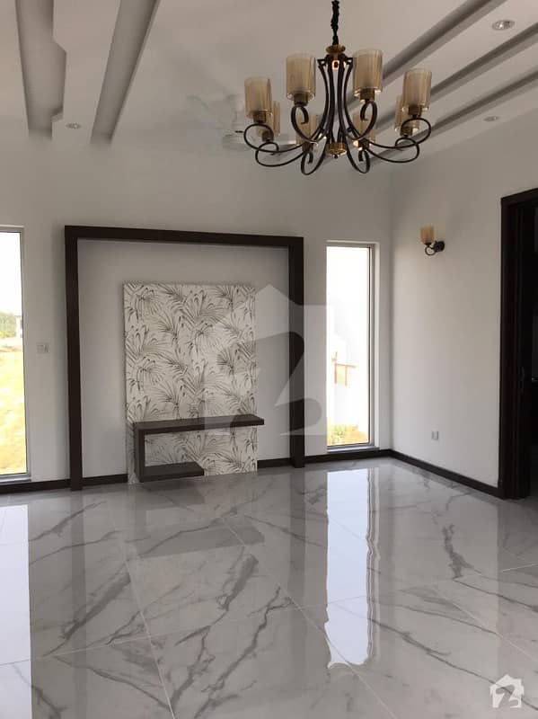 LUXURIOUS 1 Kanal  Full House For Sale  in DHA Phase 7