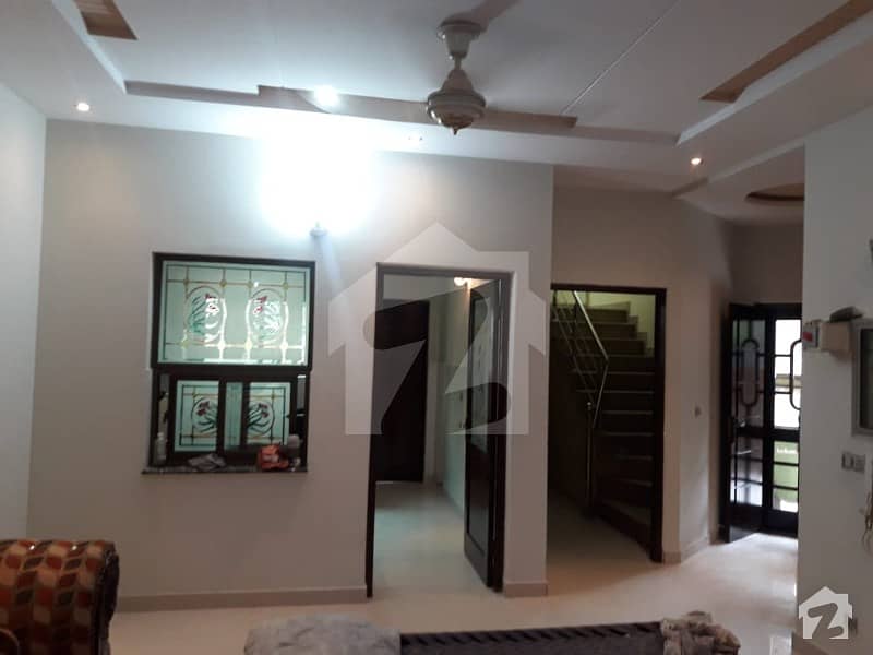 بحریہ ٹاؤن سیکٹر B بحریہ ٹاؤن لاہور میں 4 کمروں کا 8 مرلہ مکان 1.85 کروڑ میں برائے فروخت۔