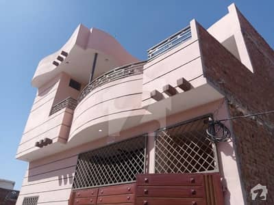 رضا آباد ملتان میں 4 کمروں کا 5 مرلہ مکان 25 ہزار میں کرایہ پر دستیاب ہے۔