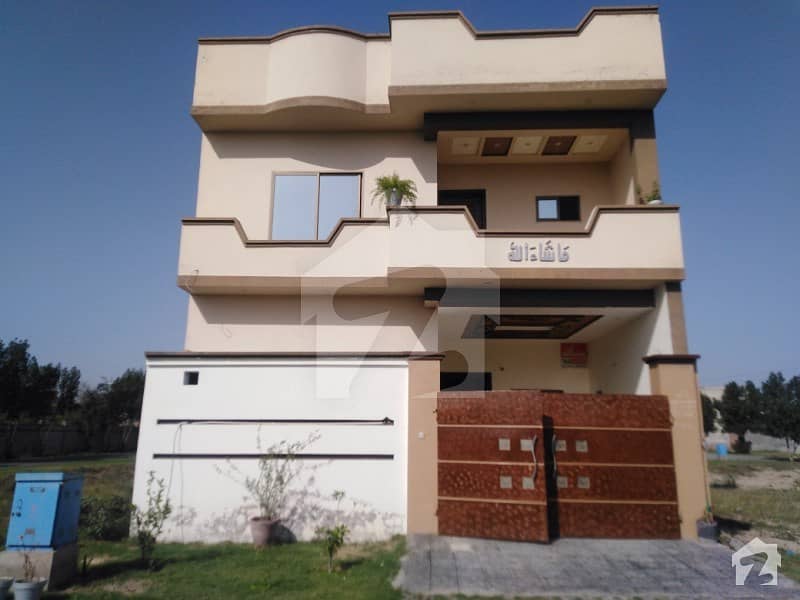 House In Orchard Homes - Satiana Road Sized 5  Marla Is Available