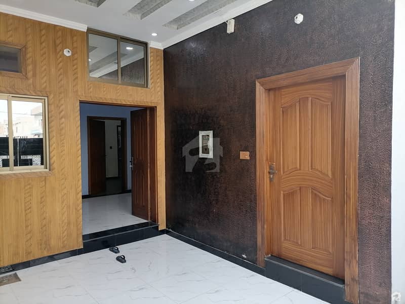 الرحمان گارڈن فیز 2 الرحمان گارڈن لاہور میں 4 کمروں کا 6 مرلہ مکان 1.2 کروڑ میں برائے فروخت۔