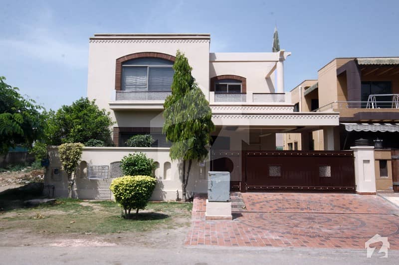 ڈی ایچ اے فیز 5 ڈیفنس (ڈی ایچ اے) لاہور میں 4 کمروں کا 10 مرلہ مکان 1.25 لاکھ میں کرایہ پر دستیاب ہے۔