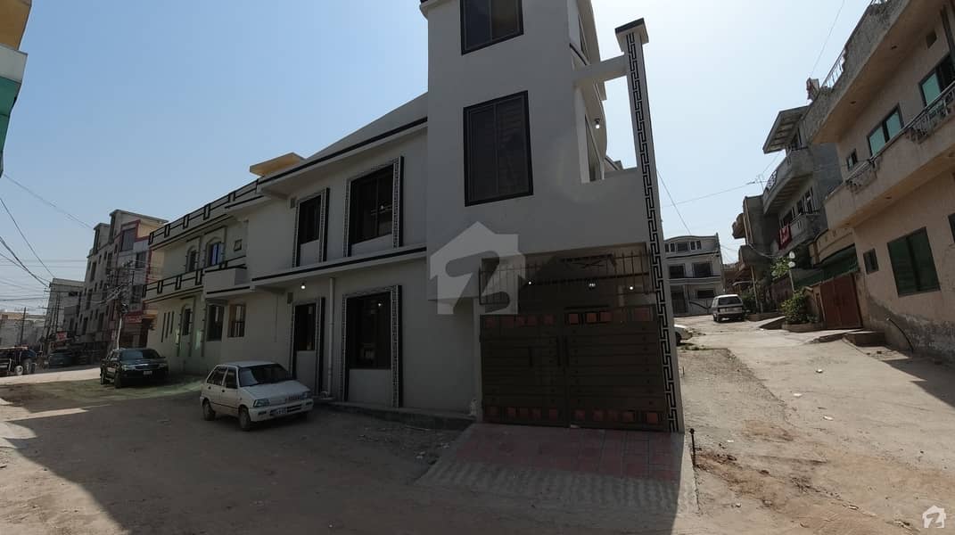 ائیرپورٹ ہاؤسنگ سوسائٹی راولپنڈی میں 4 کمروں کا 5 مرلہ مکان 1.05 کروڑ میں برائے فروخت۔