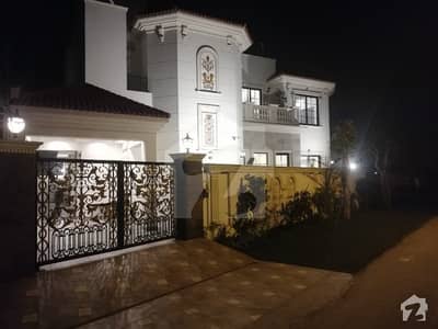 Luxury Bungalow For Sale At Prime Location Luxury Bungalow For Sale At Prime Location