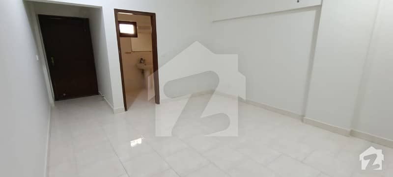 Full Floor 3 bed dd apartment available for sale