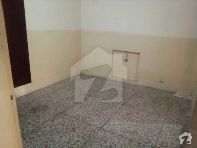Upper Portion Of 1500  Square Feet Is Available For Rent In G-9