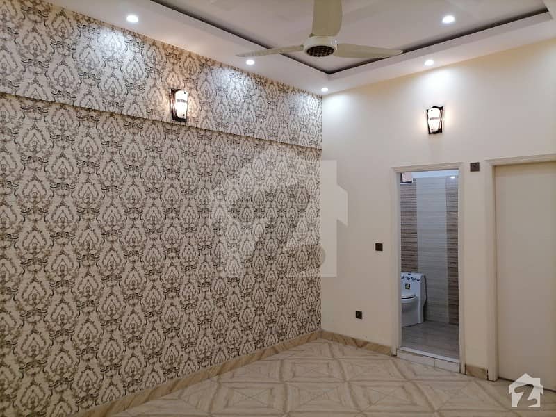 Stunning 1200  Square Feet Flat In Nazimabad Available