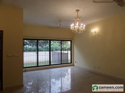 F-10/2 Very Neat Clean Single Story House For Rent 3 Bed D D Lounge Sq