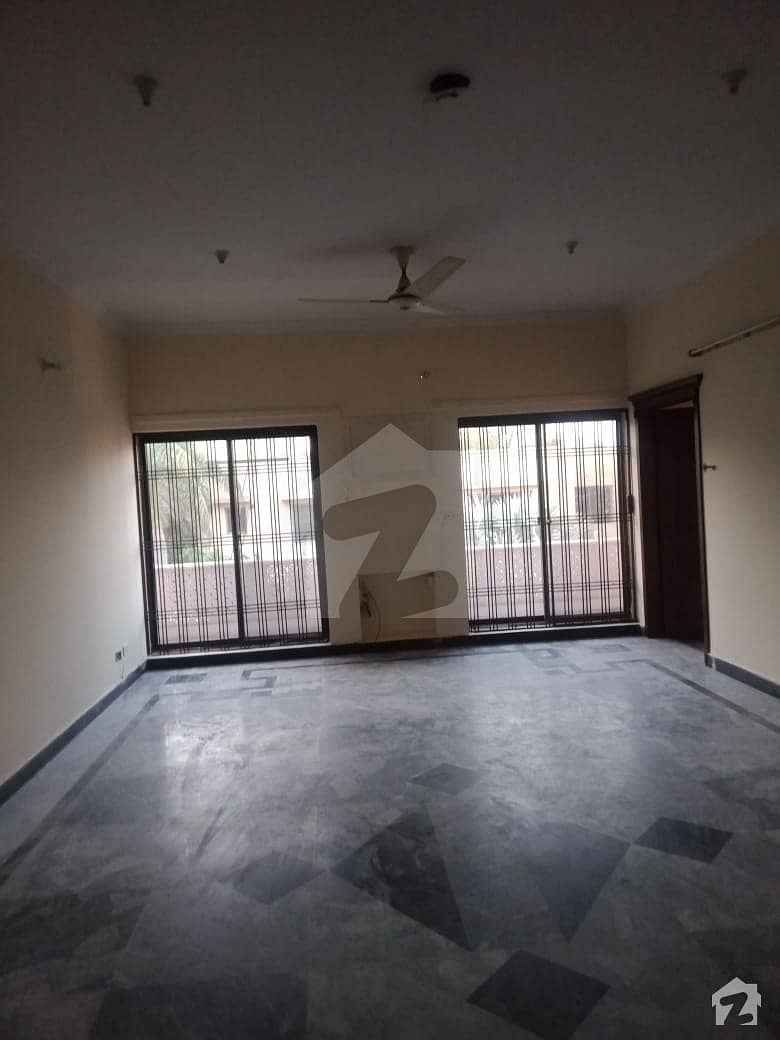 30 Marla Upper Portion Available For Rent In Cantt