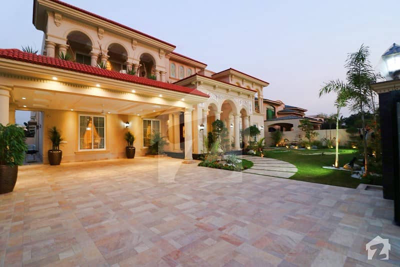 BRAND NEW 2 KANAL FULLY FURNISHED SPANISH BUNGALOW FOR SALE IN PHASE 1