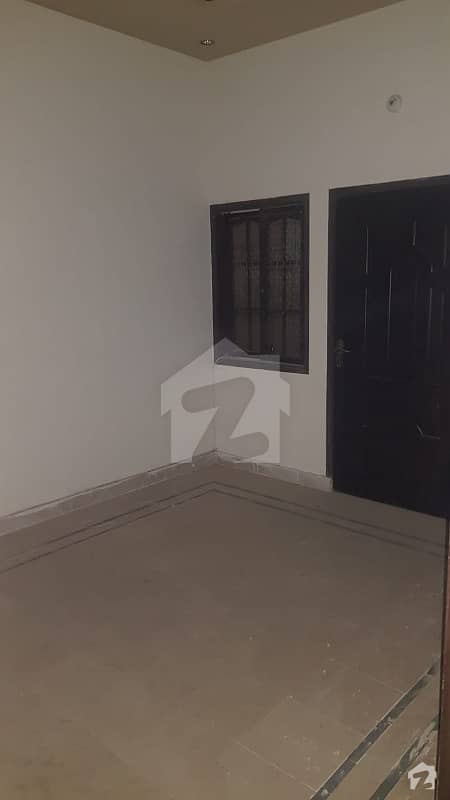 Gulshan-e-Iqbal Town 200 Square Yards Upper Portion Up For Sale