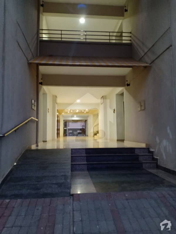 Open View Central Location 10 Marla 3 Bed 2nd Floor Flat For Sale In Askari 11 Lahore With Gas