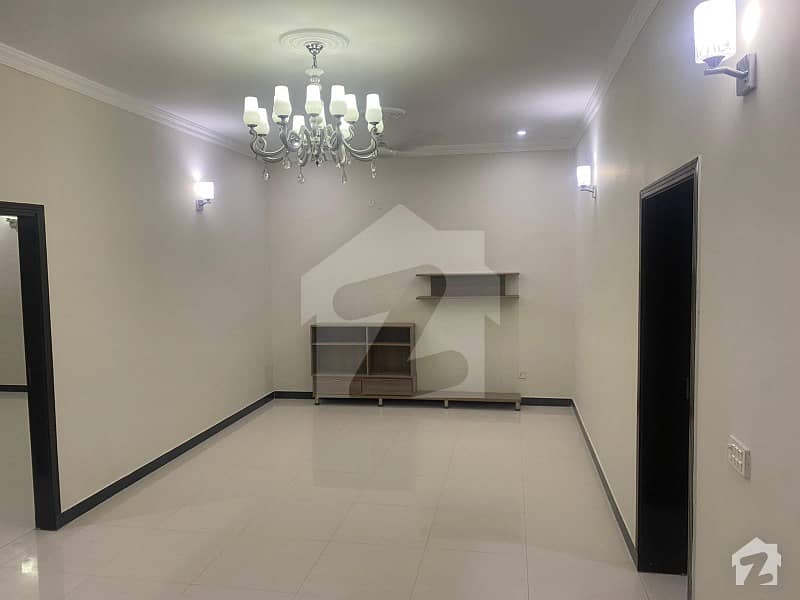 Lower Portion For Rent 10 Marla In Bahria Town Lahore