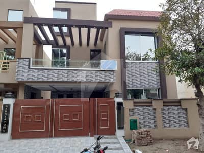 بحریہ ٹاؤن عمر بلاک بحریہ ٹاؤن سیکٹر B بحریہ ٹاؤن لاہور میں 5 کمروں کا 8 مرلہ مکان 1.7 کروڑ میں برائے فروخت۔ بحریہ ٹاؤن عمر بلاک بحریہ ٹاؤن سیکٹر B بحریہ ٹاؤن لاہور میں 5 کمروں کا 8 مرلہ مکان 1.7 کروڑ میں برائے فروخت۔