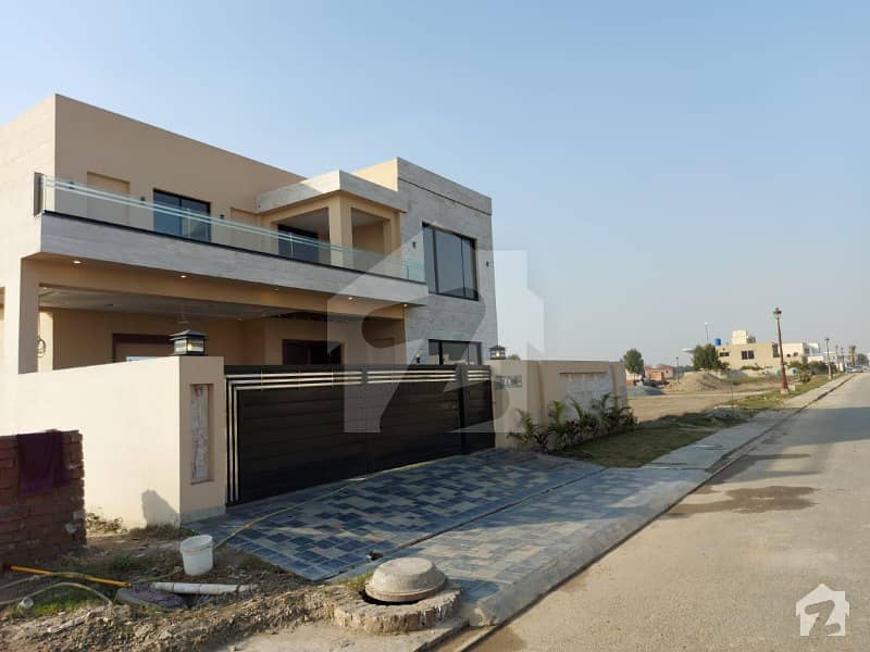 1  kanal neat  and  clean   house  for   sale  in lake city    sector  M 3