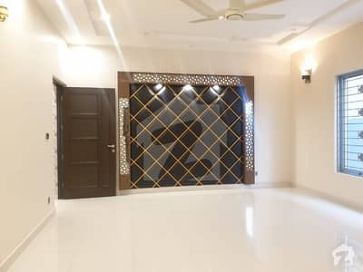 1 Kanal Commercial House Is Available For Rent In Gulberg 4