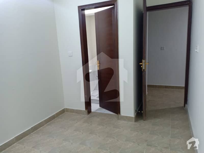 Brand New 10 Marla 3 Bed Flat On 1st Floor For Sale In Askari 11 Lahore