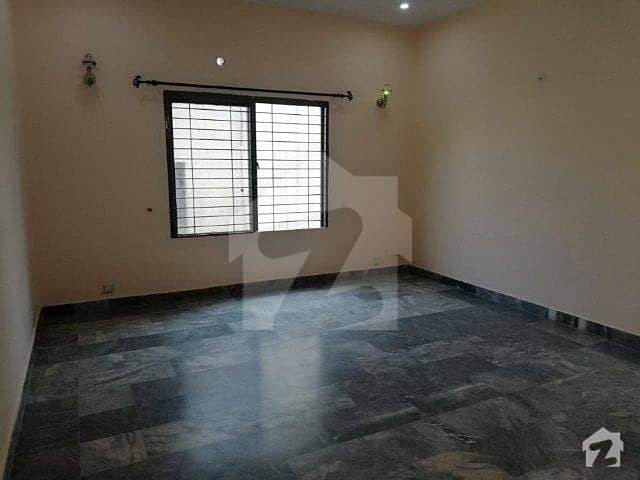 ONE CALL REAL ESTATE OFFER 1 KANAL UNFURNISHED UPPER PORTION FOR RENT IN DHA PHASE  2