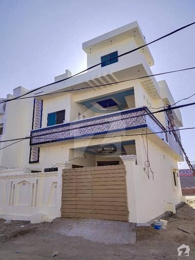شریف کالونی شیخوپورہ میں 5 کمروں کا 5 مرلہ مکان 90 لاکھ میں برائے فروخت۔