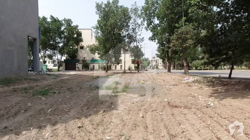 To Sale You Can Find Spacious Commercial Plot In Bahria Town