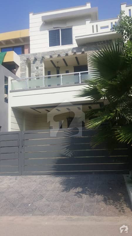 Luxury 35 X 70 House For Sale In G13