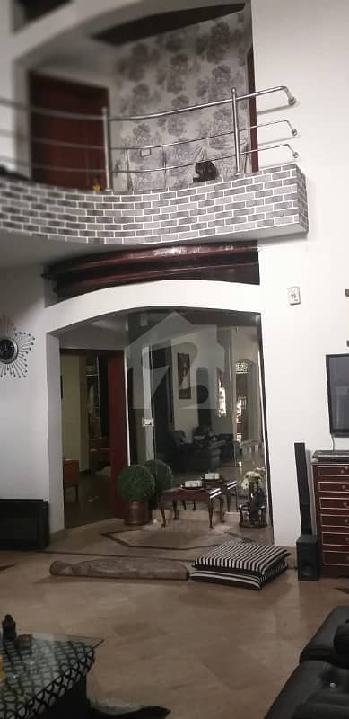 ریوینیو سوسائٹی لاہور میں 5 کمروں کا 18 مرلہ مکان 3 کروڑ میں برائے فروخت۔
