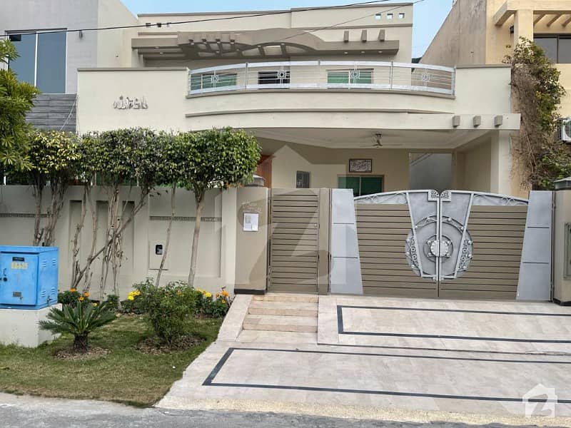 10- Marla Out Class Location 6 month use fully basement house for sale in  DHA ph 8 Block N
