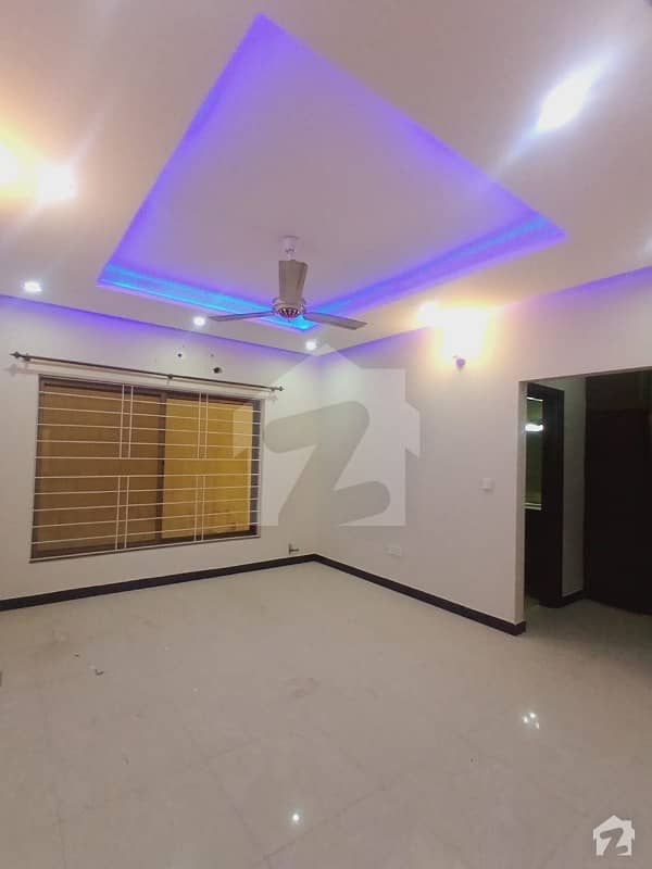 1 Canal Half Basement For Rent In D-12