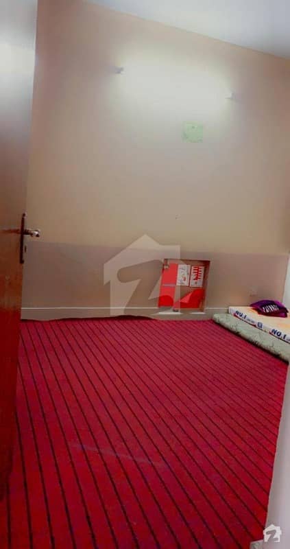 Female Room For Rent I-10-2 Upper Portion