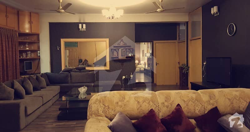 House Of 1800  Square Feet For Rent In Madina Town