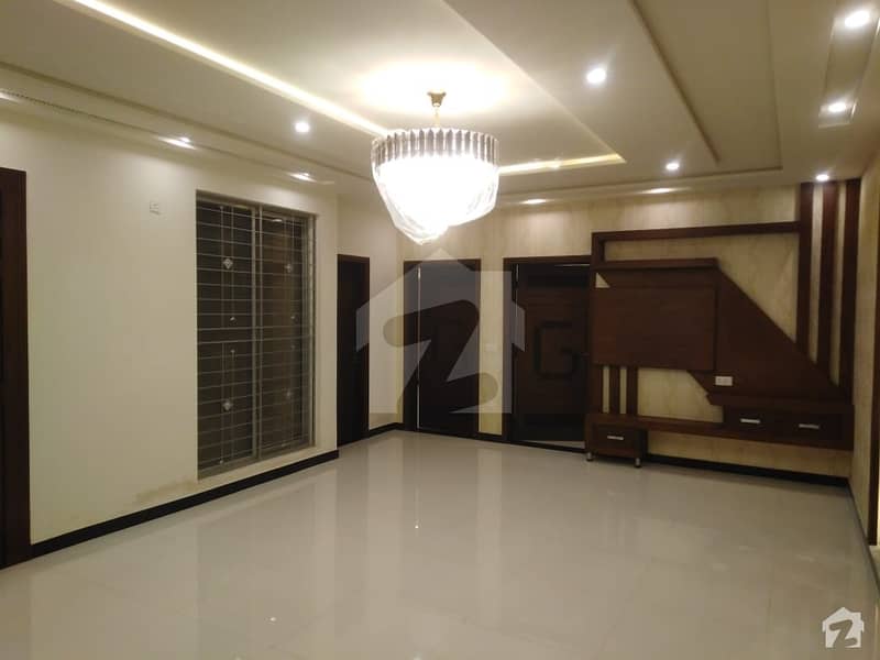 Centrally Located Upper Portion For Rent In DHA Defence Available