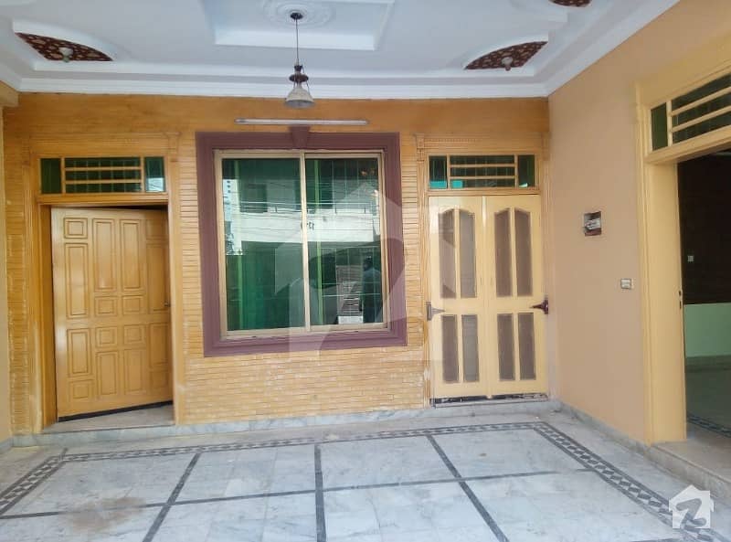 نیشنل پولیس فاؤنڈیشن او ۔ 9 اسلام آباد میں 5 کمروں کا 10 مرلہ مکان 60 ہزار میں کرایہ پر دستیاب ہے۔