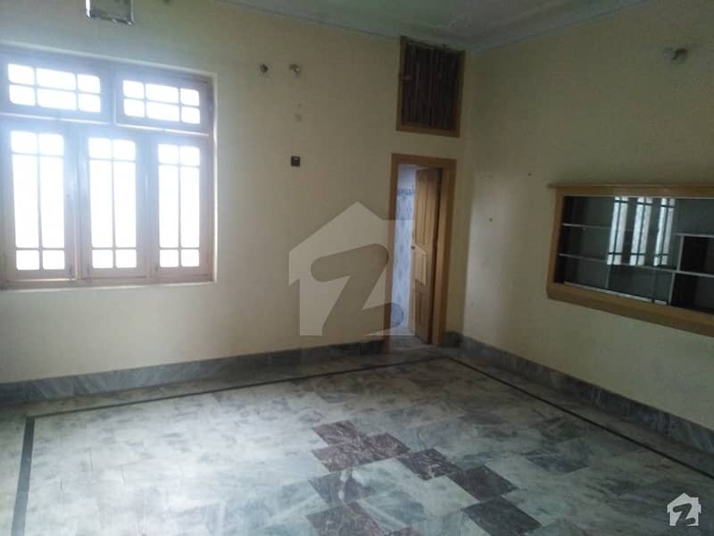 Centrally Located Upper Portion Available In Gulberg For Rent