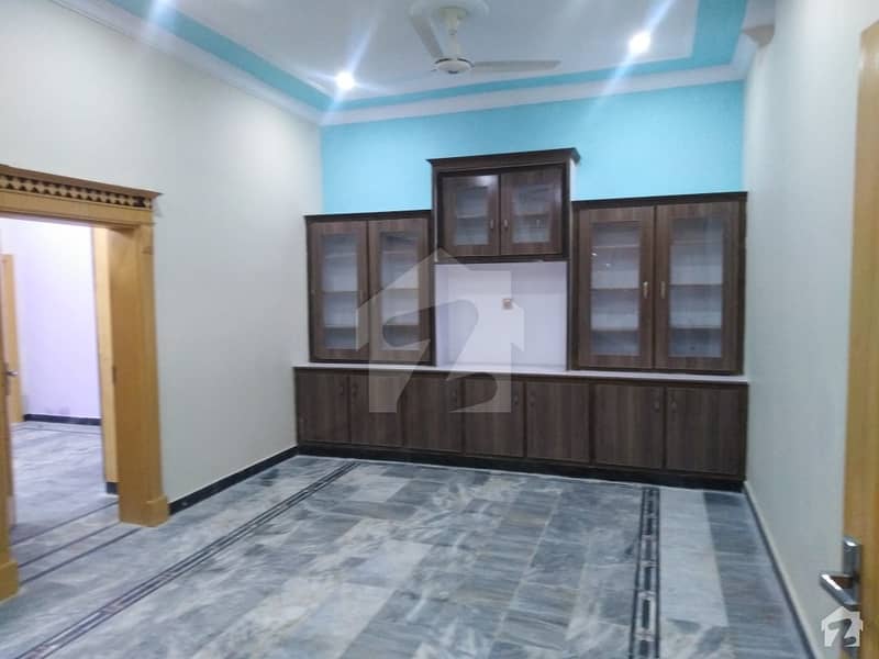 3 Marla Flat In Central Gulbahar For Rent