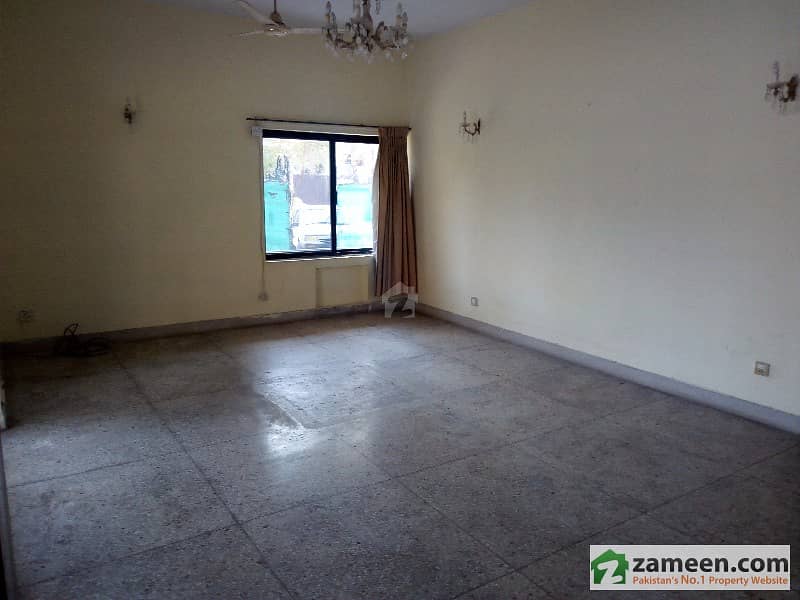 35x70 House At Very Low Price Very Good Location And Condition In G94