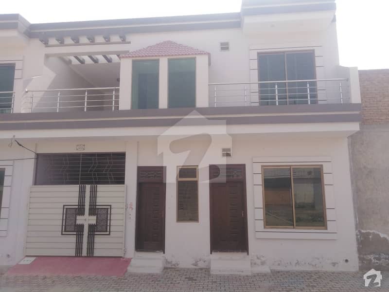 House Of 1125  Square Feet In Muslim Town Is Available